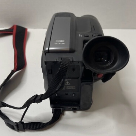 JVC Compact VHS Camcorder with double battery pack included - Picture 3 of 16